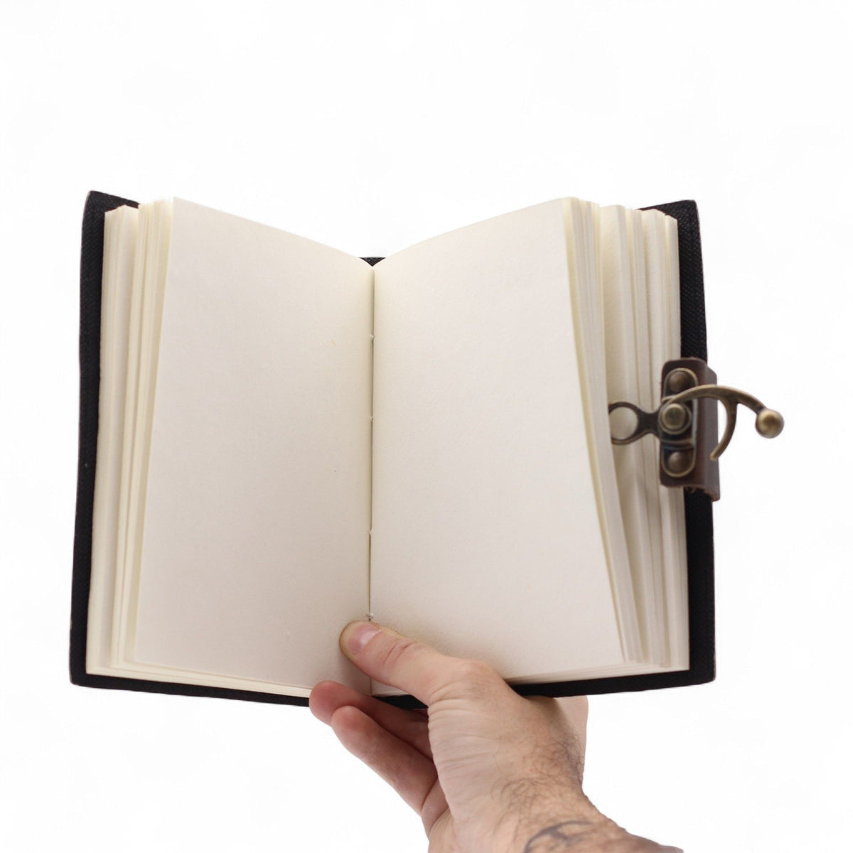 Leather Printed Notebook – Never Give Up On Your Dreams -  17.8×12.7 cm