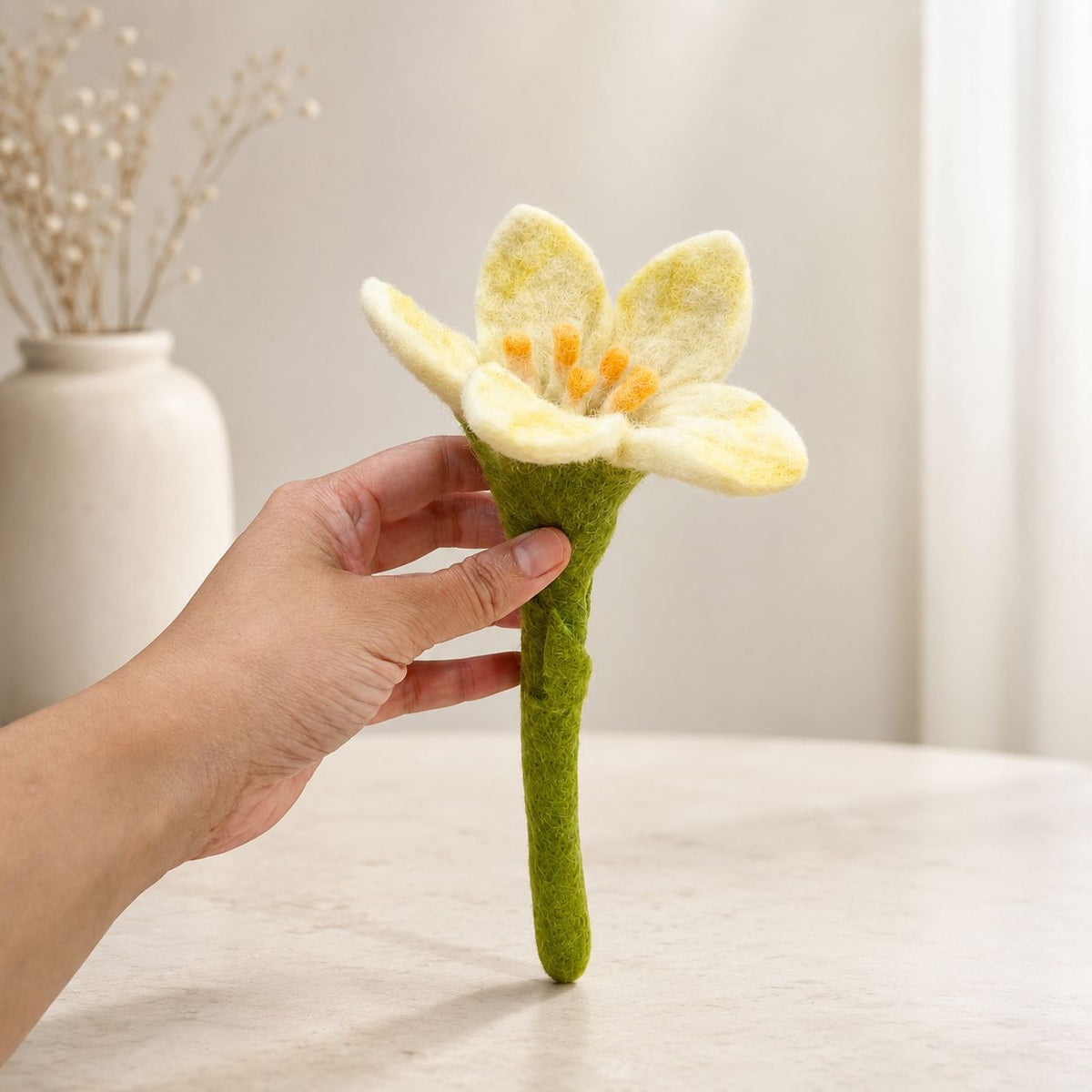 Felt Flowers - Lily (10 assorted colours)