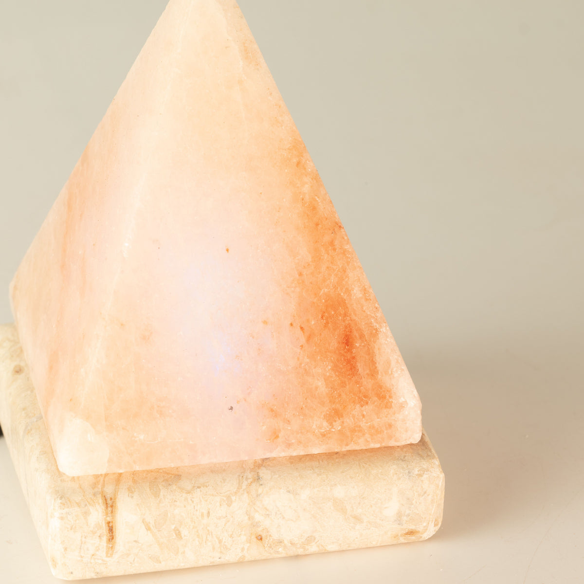 USB Pyramid Salt Lamp - 9 cm (multicolored light)
