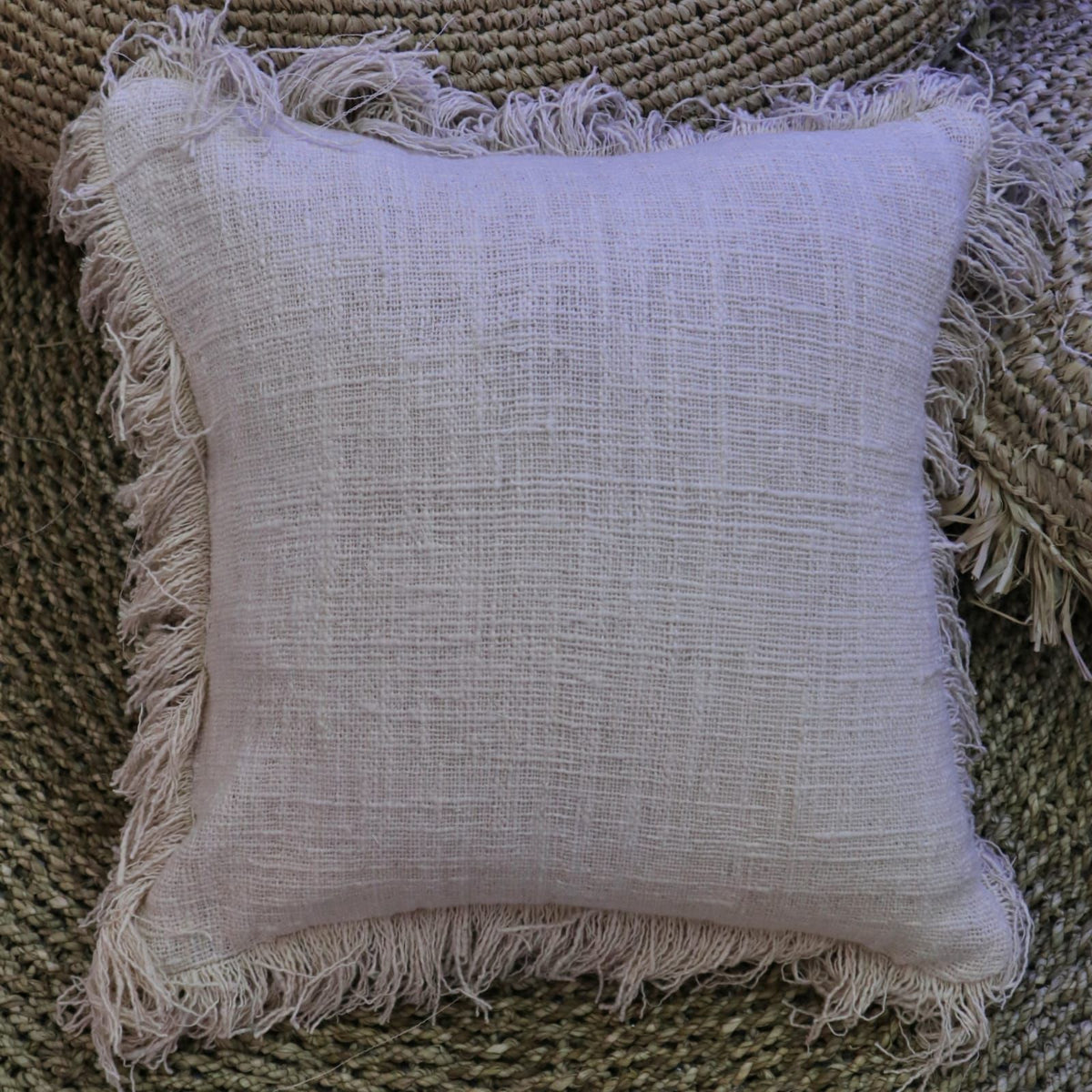 1x Linen Cushion 45x45cm with fringe